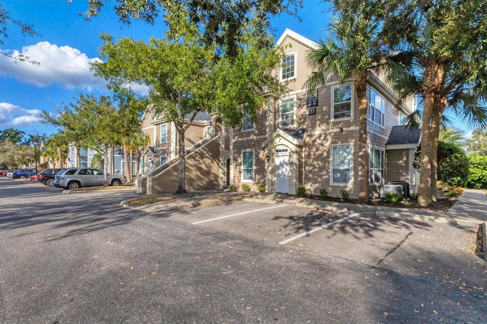 Sarasota, FL 34233,5571 ROSEHILL RD #205