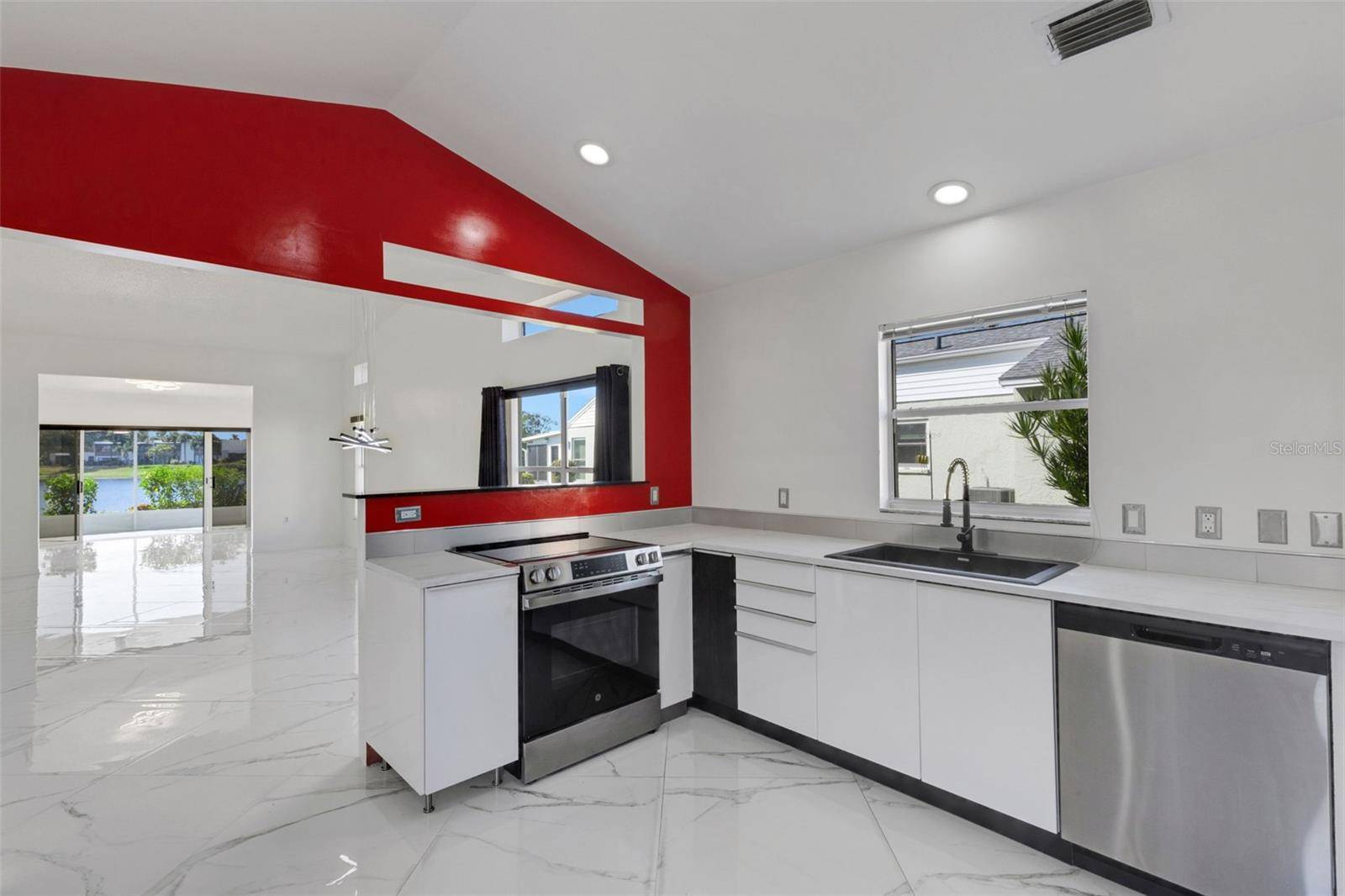 Bradenton, FL 34210,721 SPRING LAKES BLVD