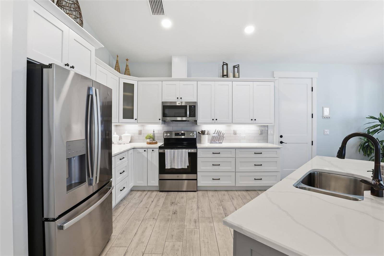 Punta Gorda, FL 33955,25360 PUERTA DR