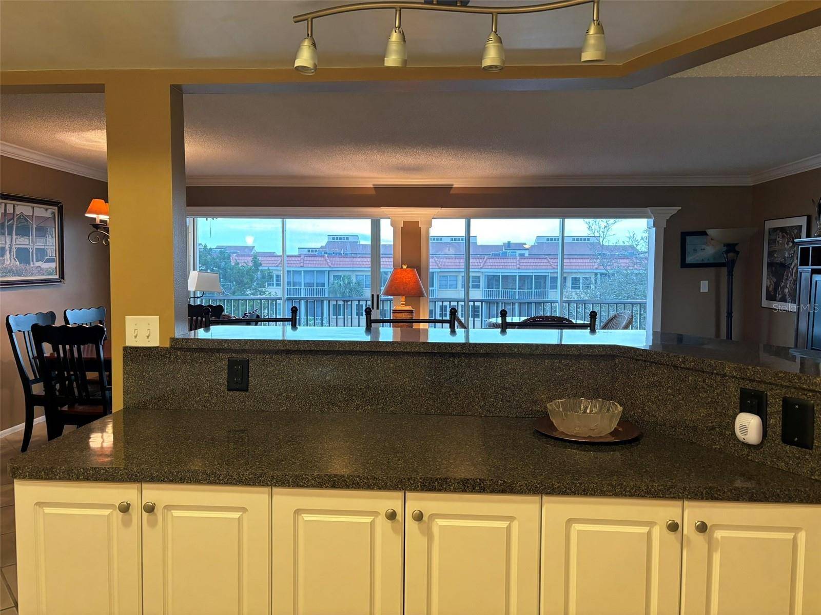 Sarasota, FL 34242,1325 S PORTOFINO DR #309