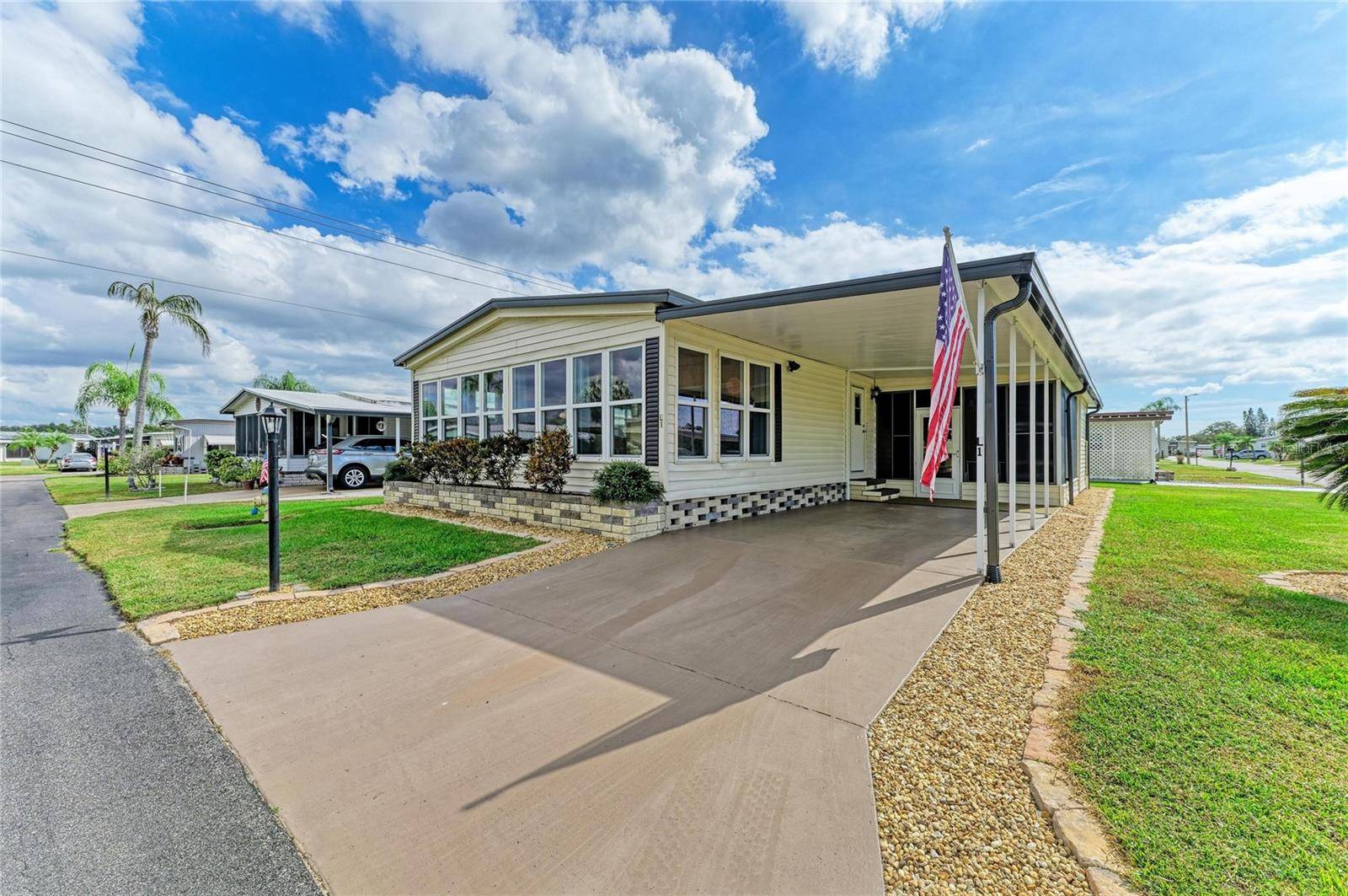 Bradenton, FL 34203,5316 53RD AVE E #L1