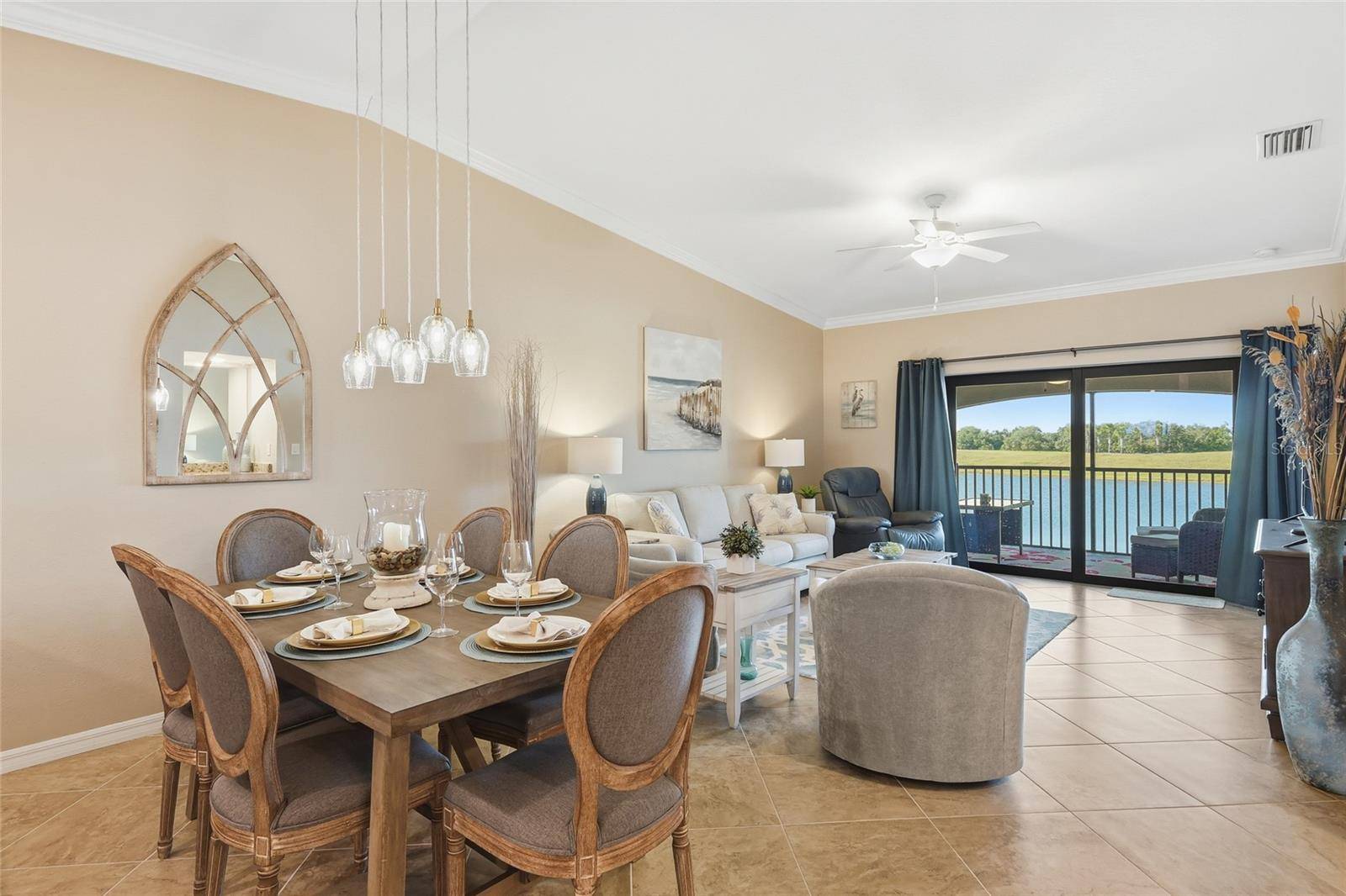 Bradenton, FL 34211,5577 PALMER CIR #205