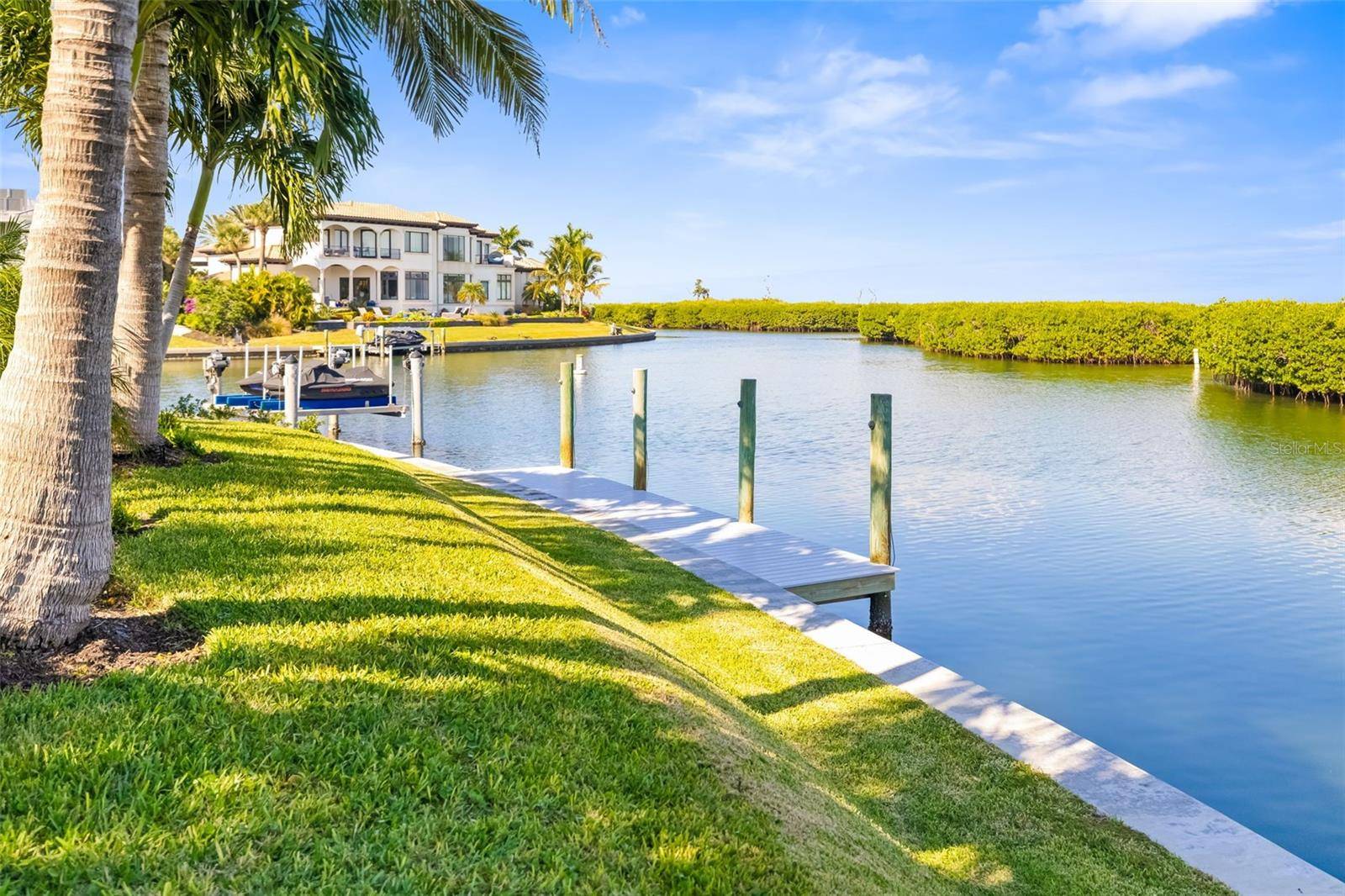 Longboat Key, FL 34228,560 HARBOR COVE CIR