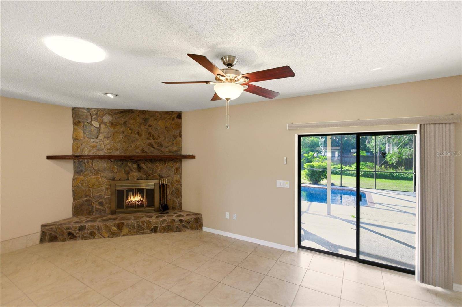 Palmetto, FL 34221,8003 OAK DR