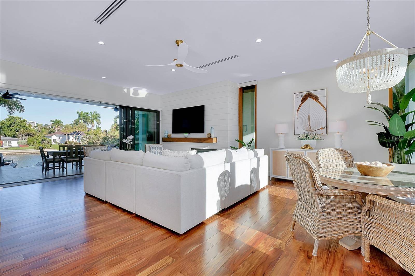 Sarasota, FL 34236,161 S POLK DR