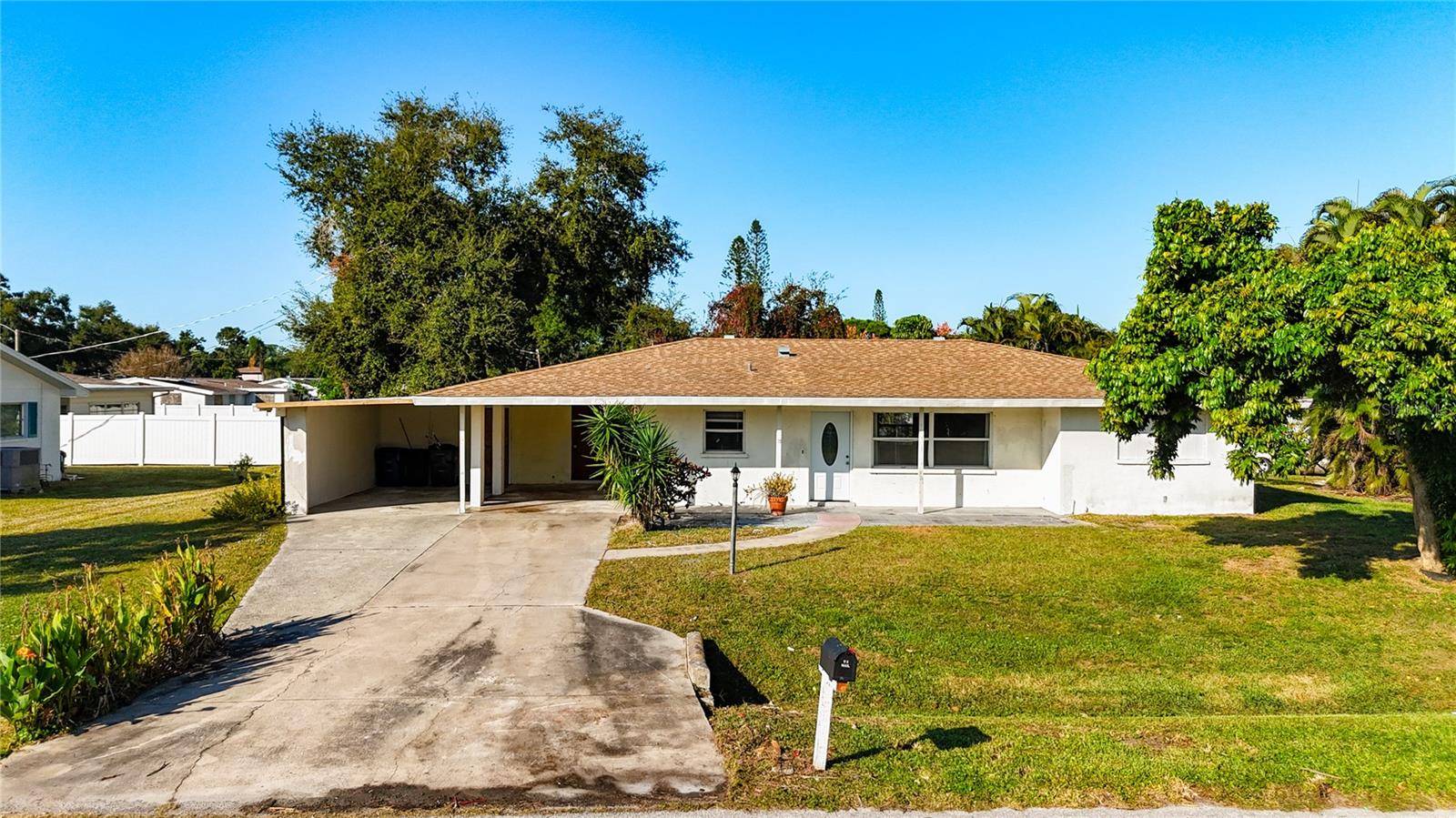 Sarasota, FL 34231,6010 NUTMEG AVE