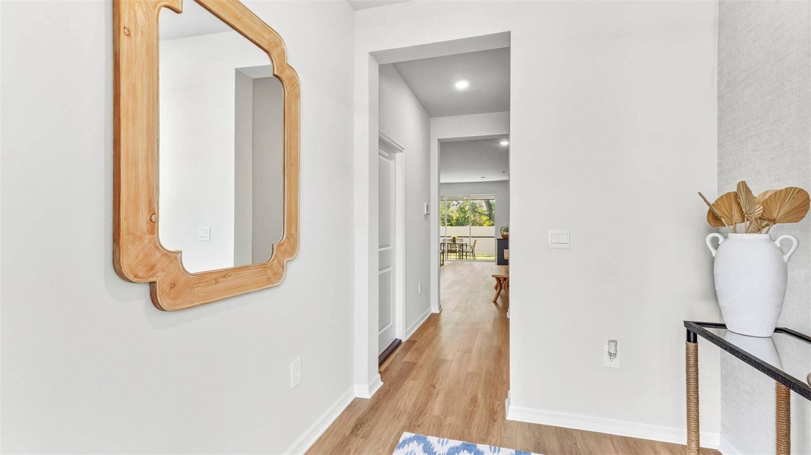 Sarasota, FL 34238,1674 EAST BAY ST