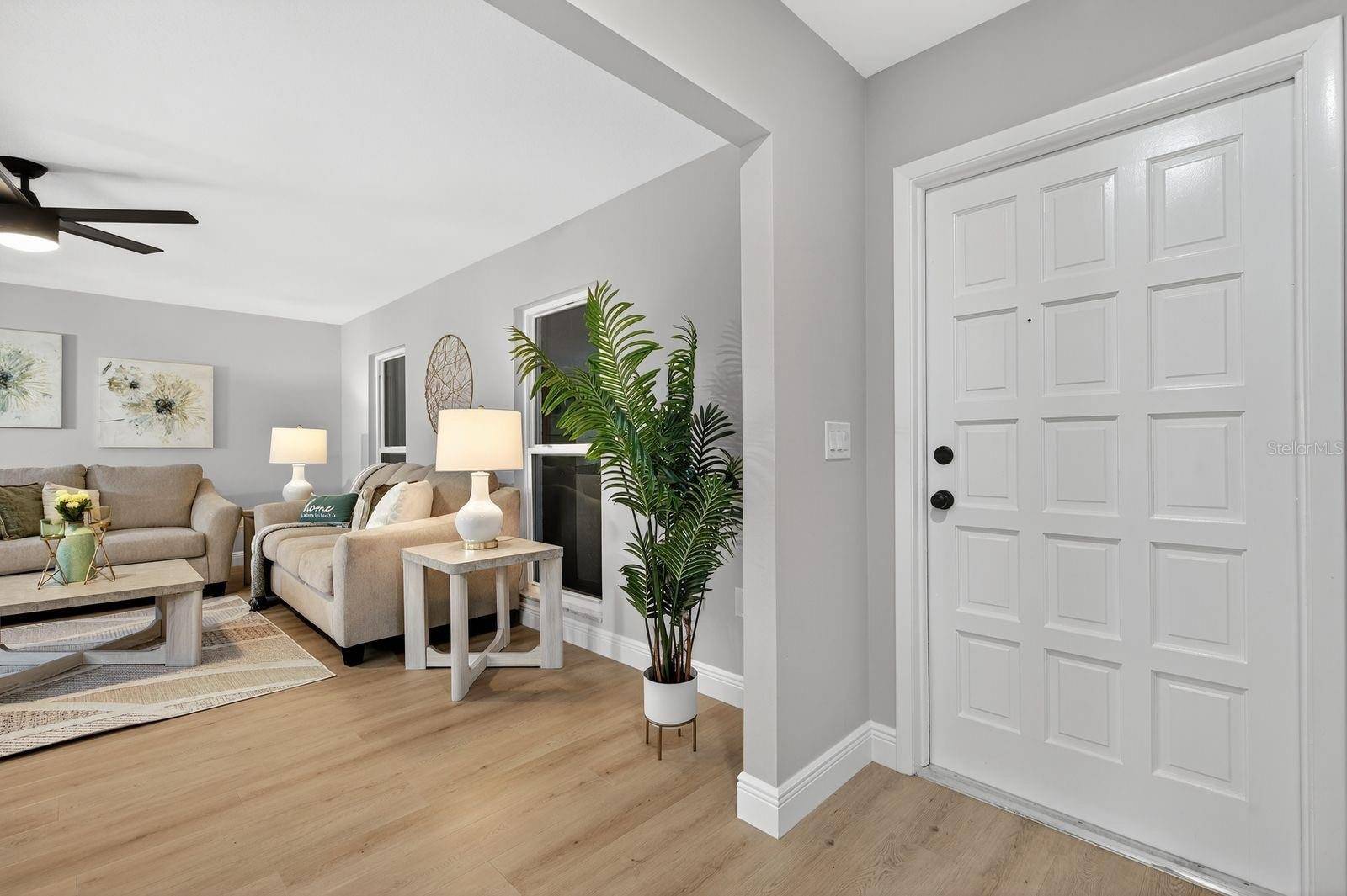 Sarasota, FL 34243,1004 MAGELLAN DR