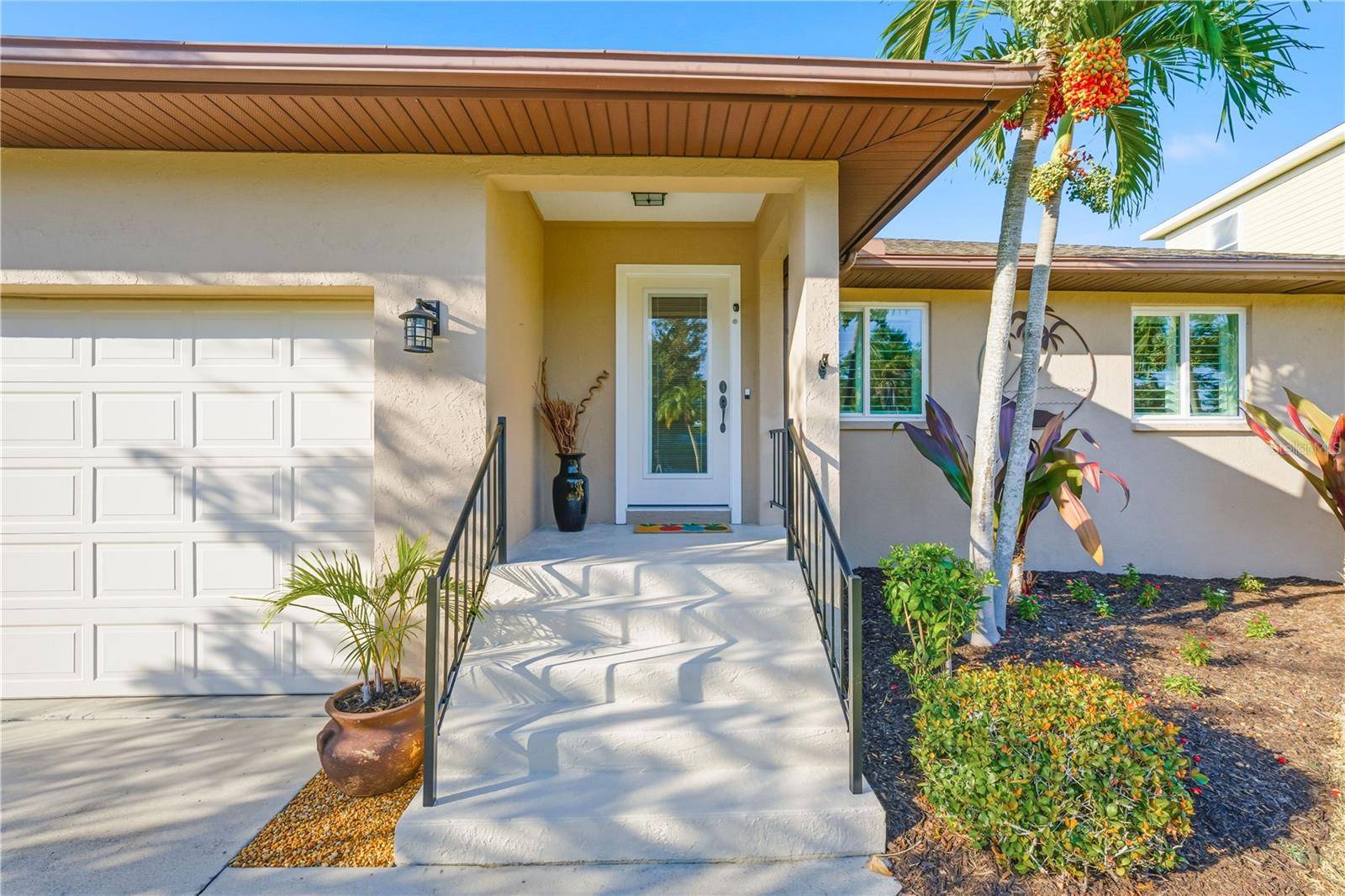 Nokomis, FL 34275,304 PINE RD