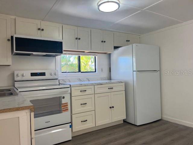 Bradenton, FL 34210,10315 CORTEZ RD W #1B