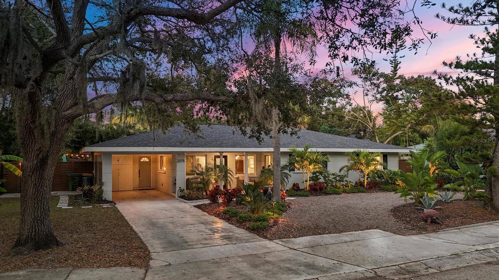 Sarasota, FL 34239,2375 DATURA ST