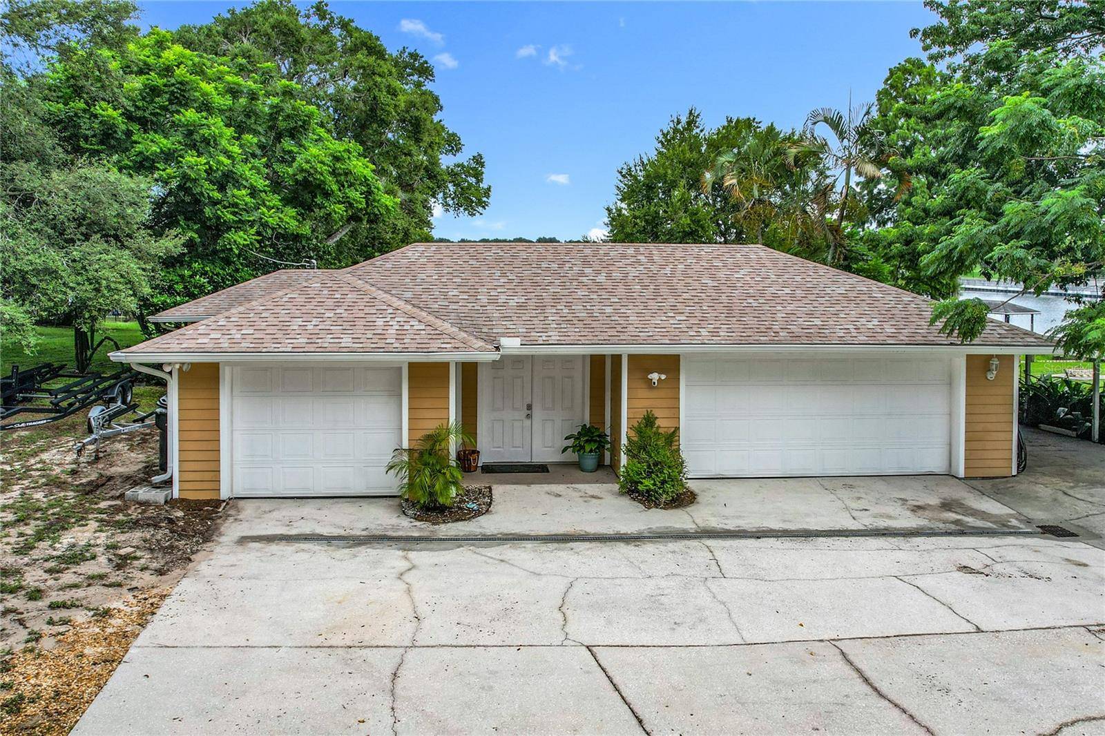 Winter Haven, FL 33884,125 LAKE ROY DR