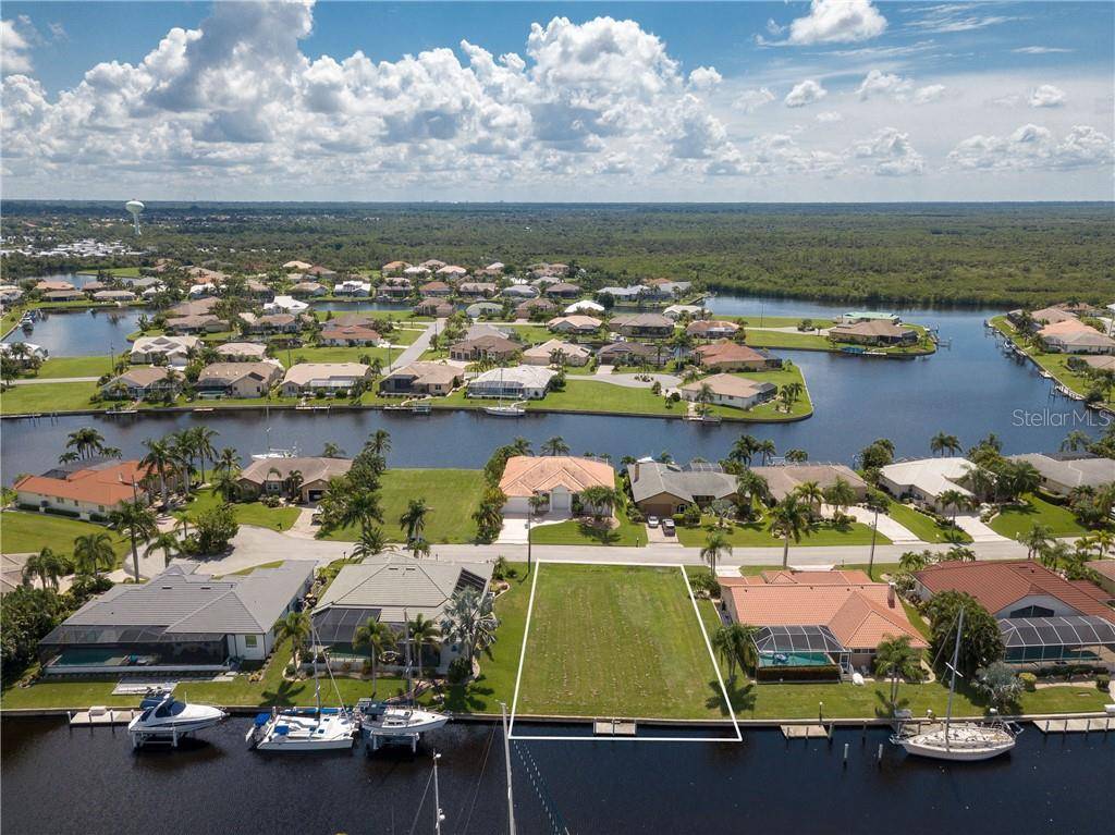 Punta Gorda, FL 33950,424 VALLETTA CT