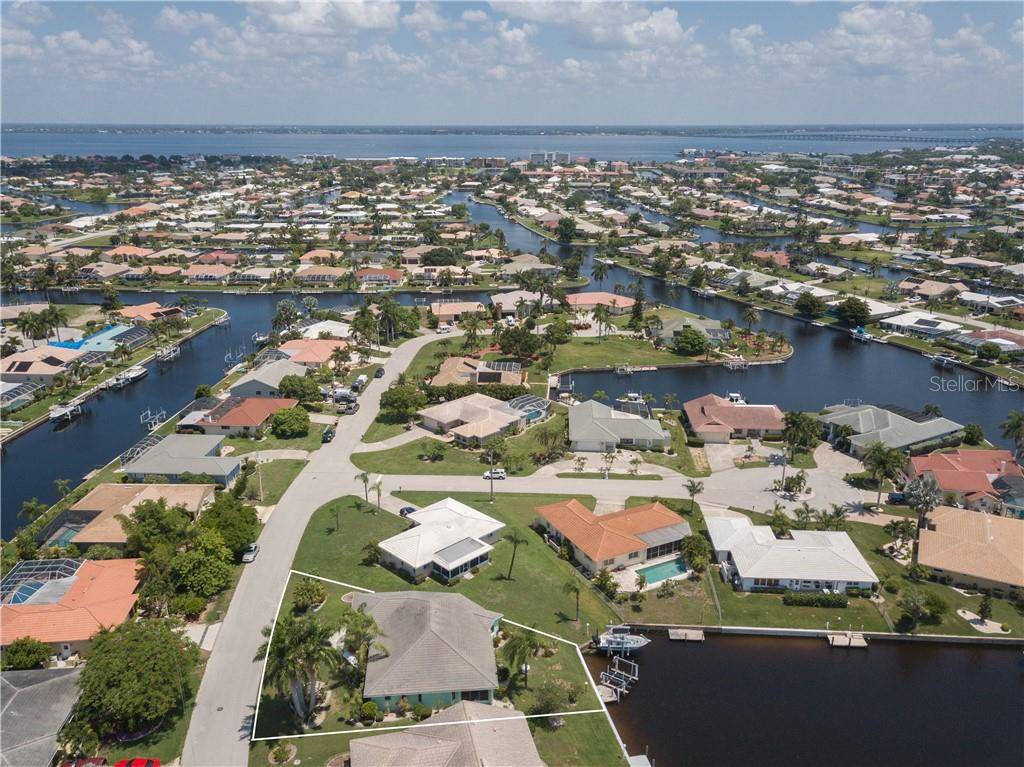 Punta Gorda, FL 33950,810 BRENDA CT