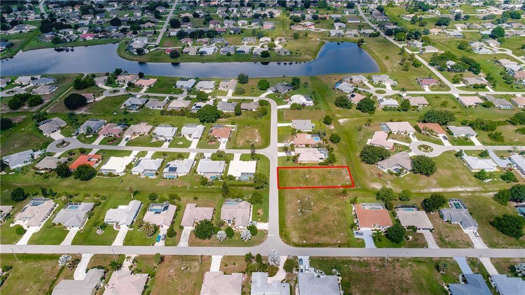 Punta Gorda, FL 33983,2207 OBERON LN