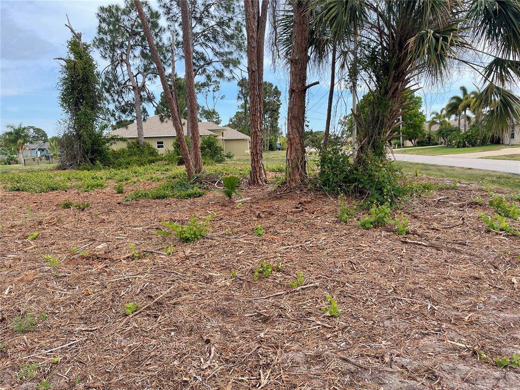 Rotonda West, FL 33947,287 MARINER LN