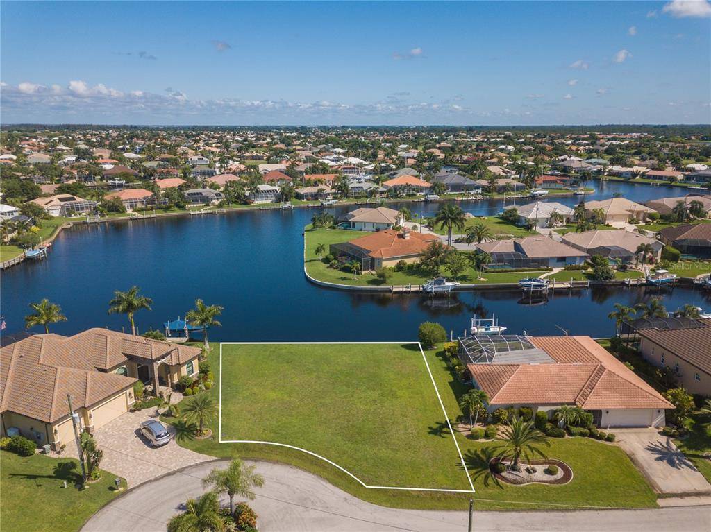 Punta Gorda, FL 33950,358 SANTANDER CT