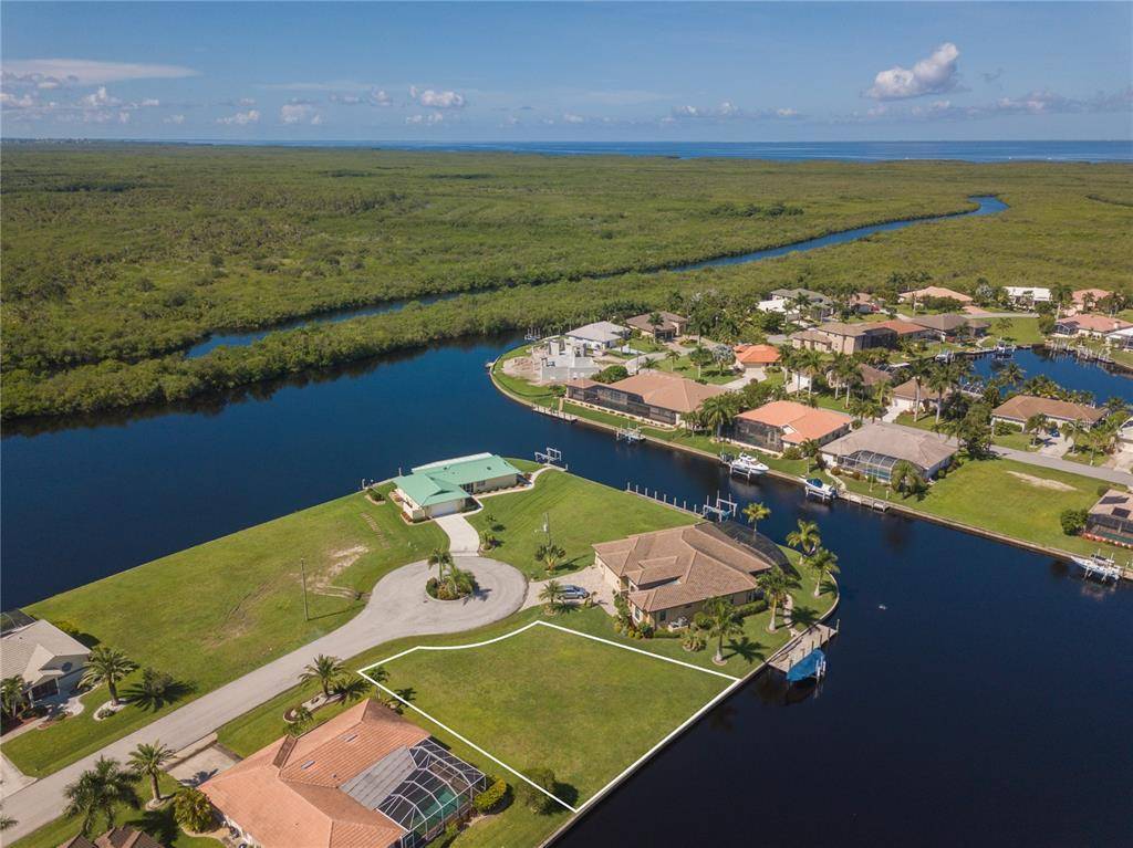 Punta Gorda, FL 33950,358 SANTANDER CT