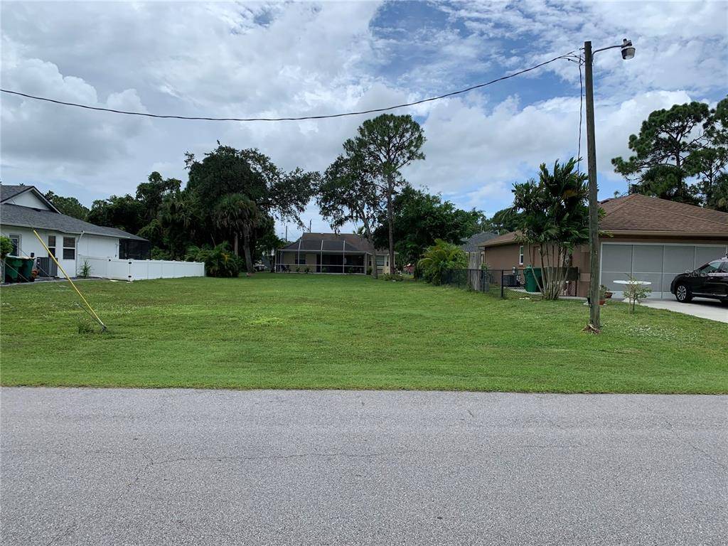 Rotonda West, FL 33947,109 SPUR DR