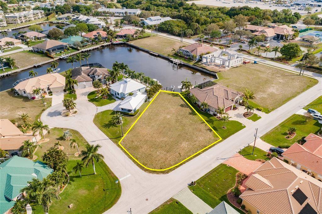 Punta Gorda, FL 33950,432 GUN CAY LN