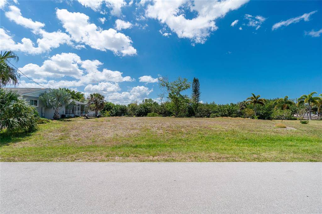 Punta Gorda, FL 33950,735 STURGEON PL