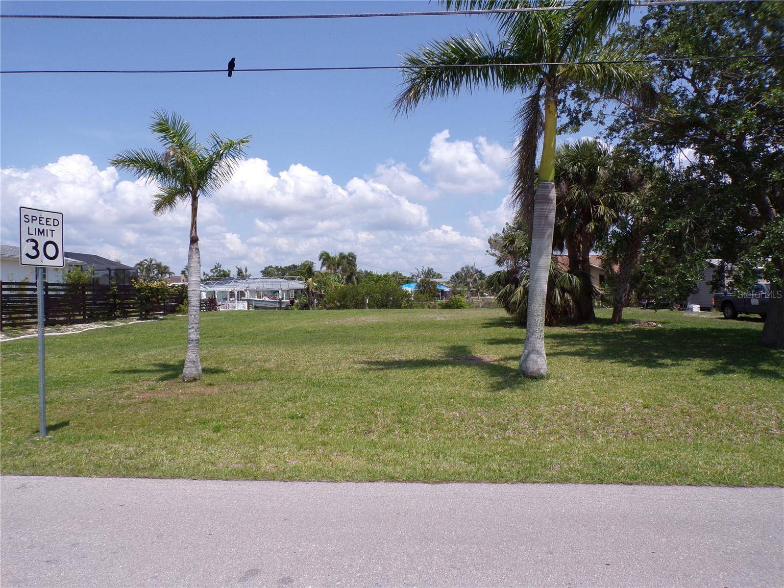 Punta Gorda, FL 33950,2830 LARKSPUR DR