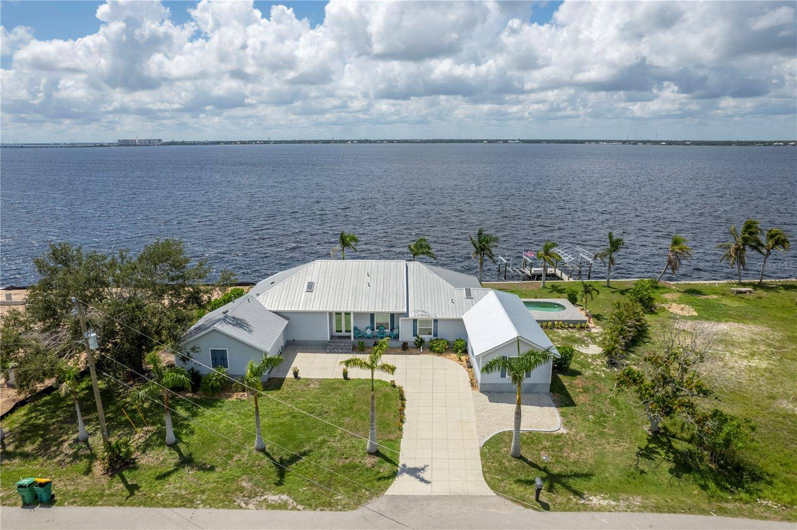 Punta Gorda, FL 33950,311 BAYRIDGE PL