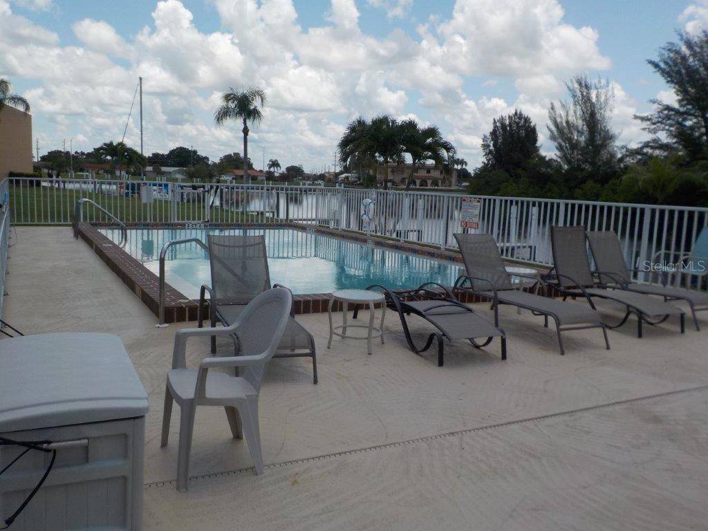 Punta Gorda, FL 33950,1354 ROCK DOVE CT #A102