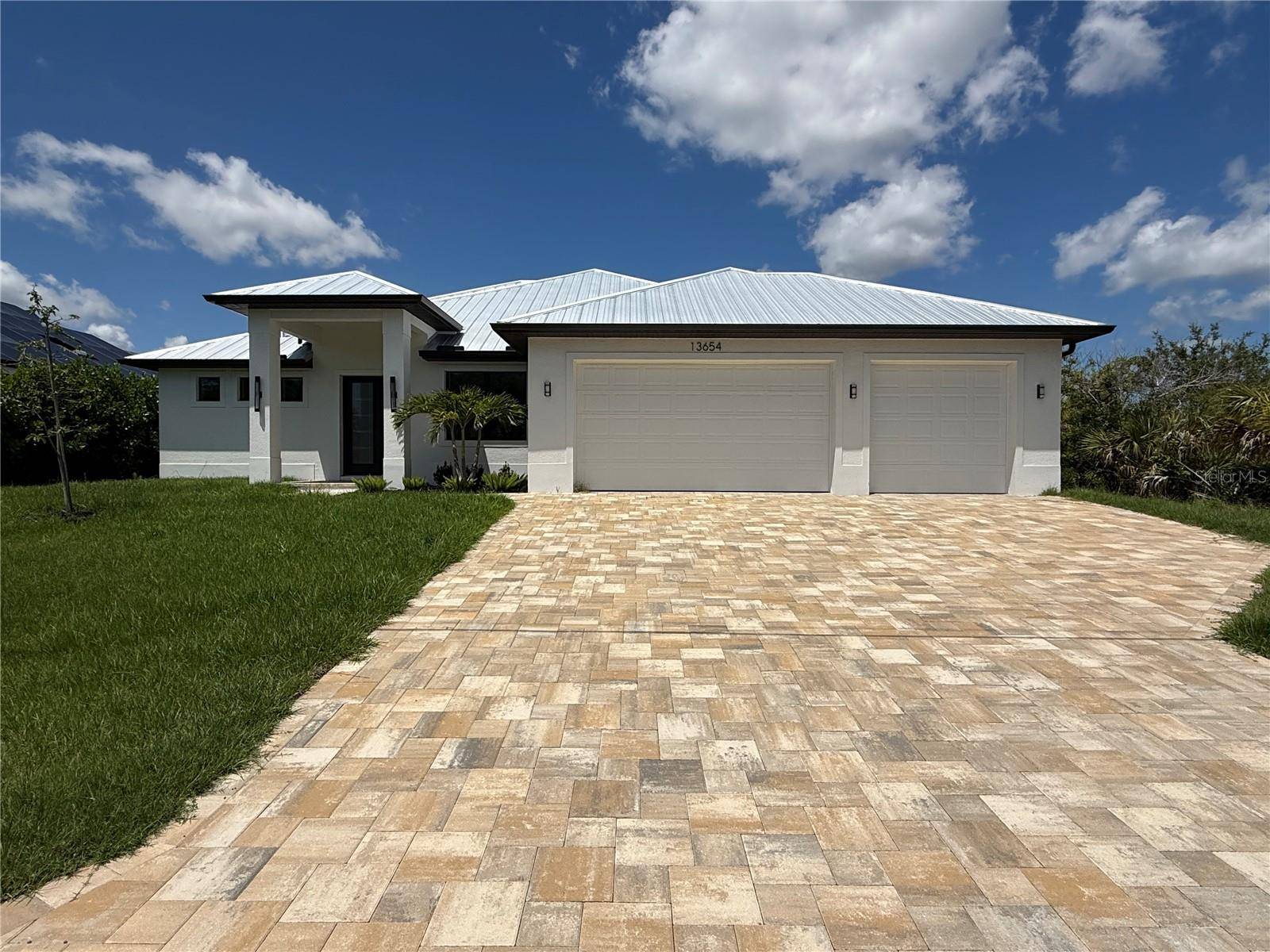Port Charlotte, FL 33981,13654 ALLAMANDA CIR