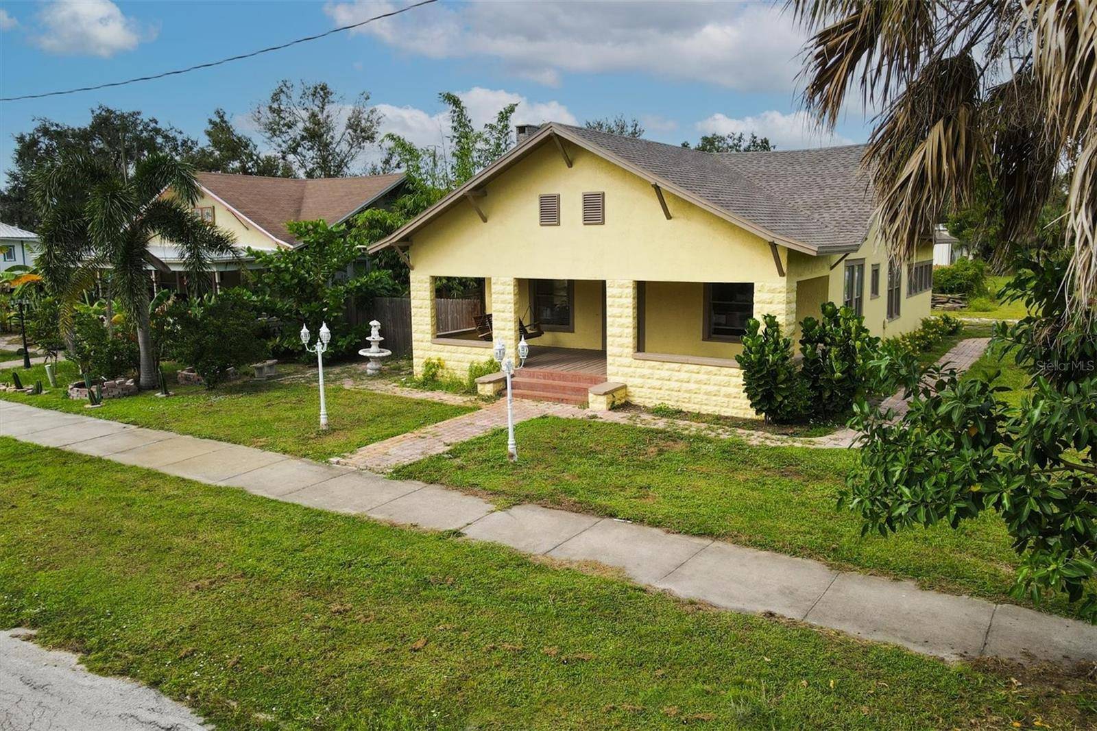 Arcadia, FL 34266,607 E OAK ST