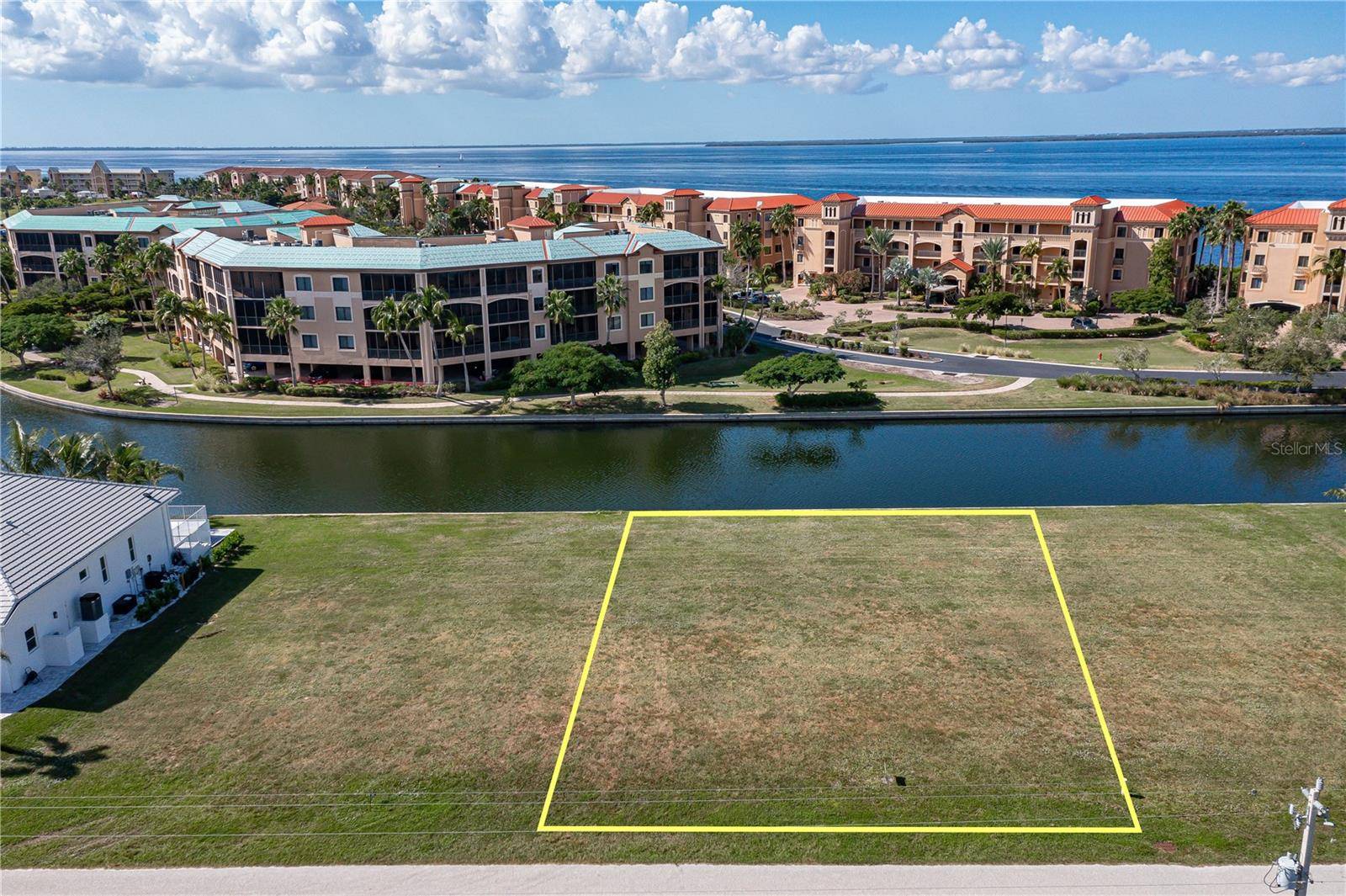 Punta Gorda, FL 33950,83 COLONY POINT DR