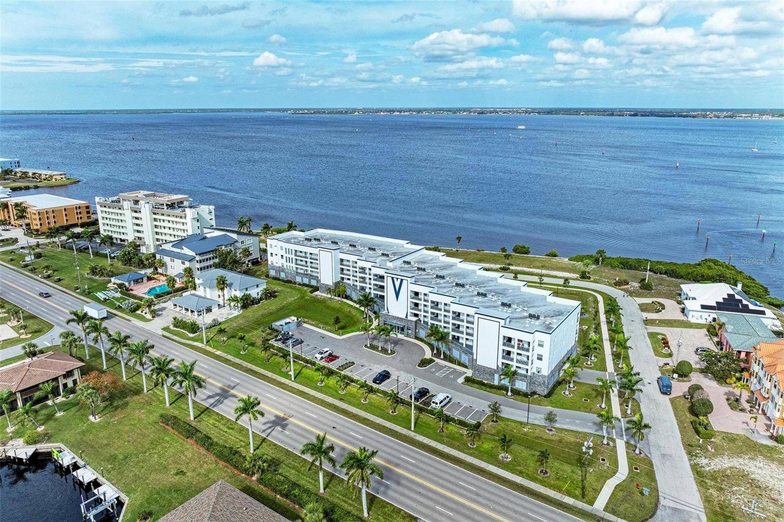 Punta Gorda, FL 33950,1425 PARK BEACH CIR #1410