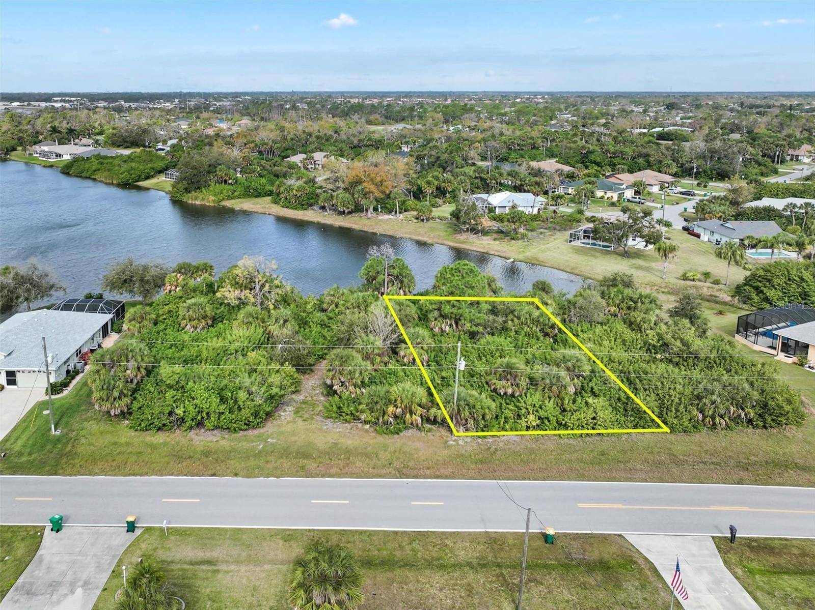 Rotonda West, FL 33947,156 COUGAR WAY