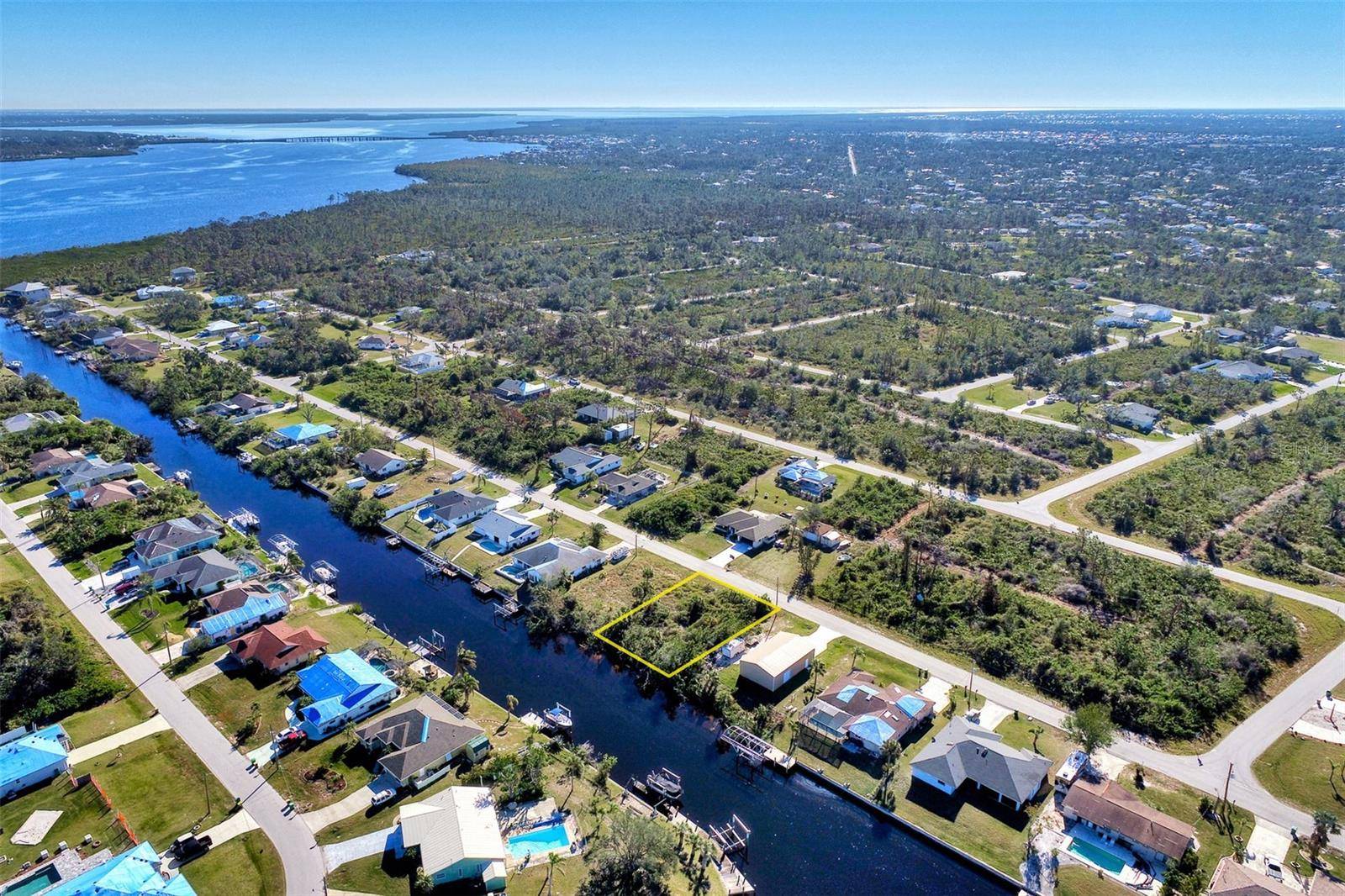 Port Charlotte, FL 33981,12338 KNEELAND TER
