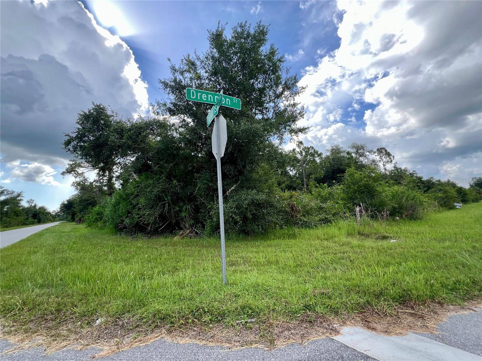 Port Charlotte, FL 33953,2399 DRENNON ST