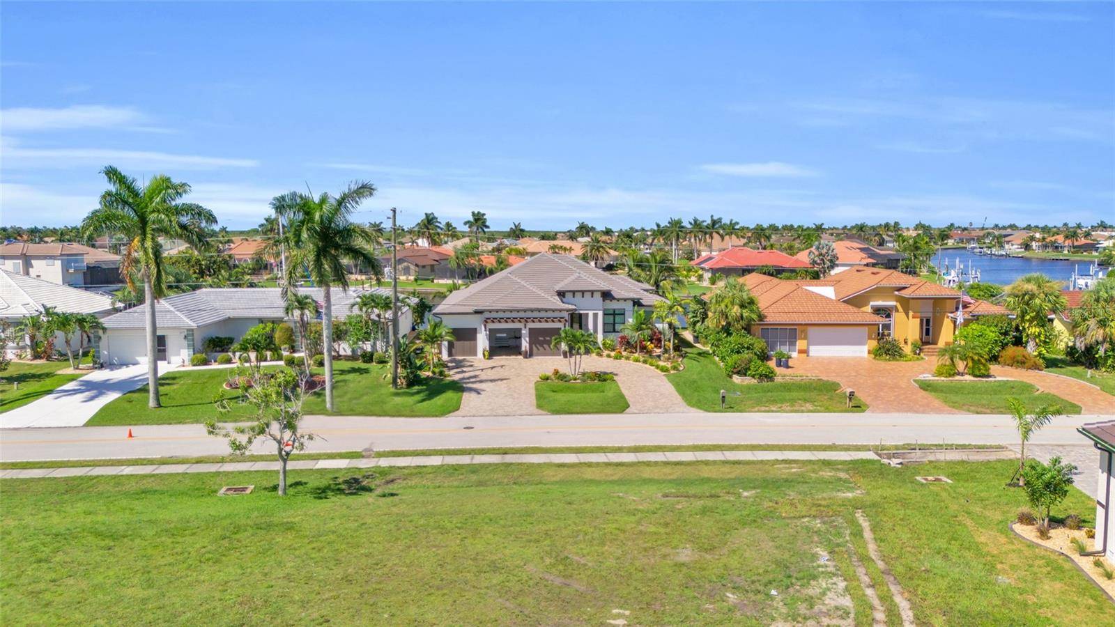 Punta Gorda, FL 33950,615 MONACO DR