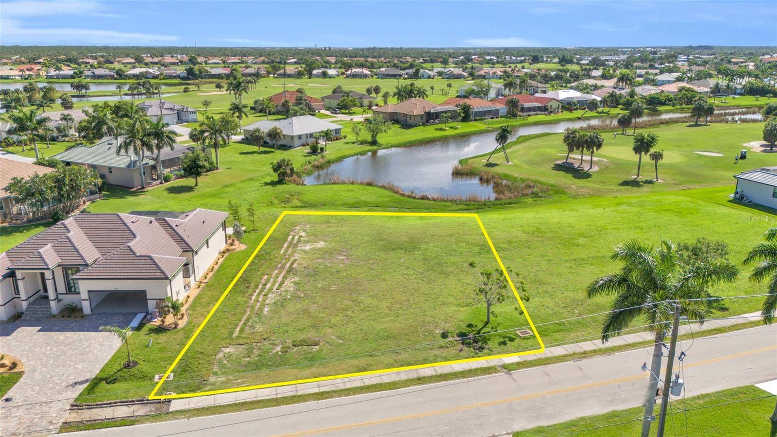 Punta Gorda, FL 33950,615 MONACO DR
