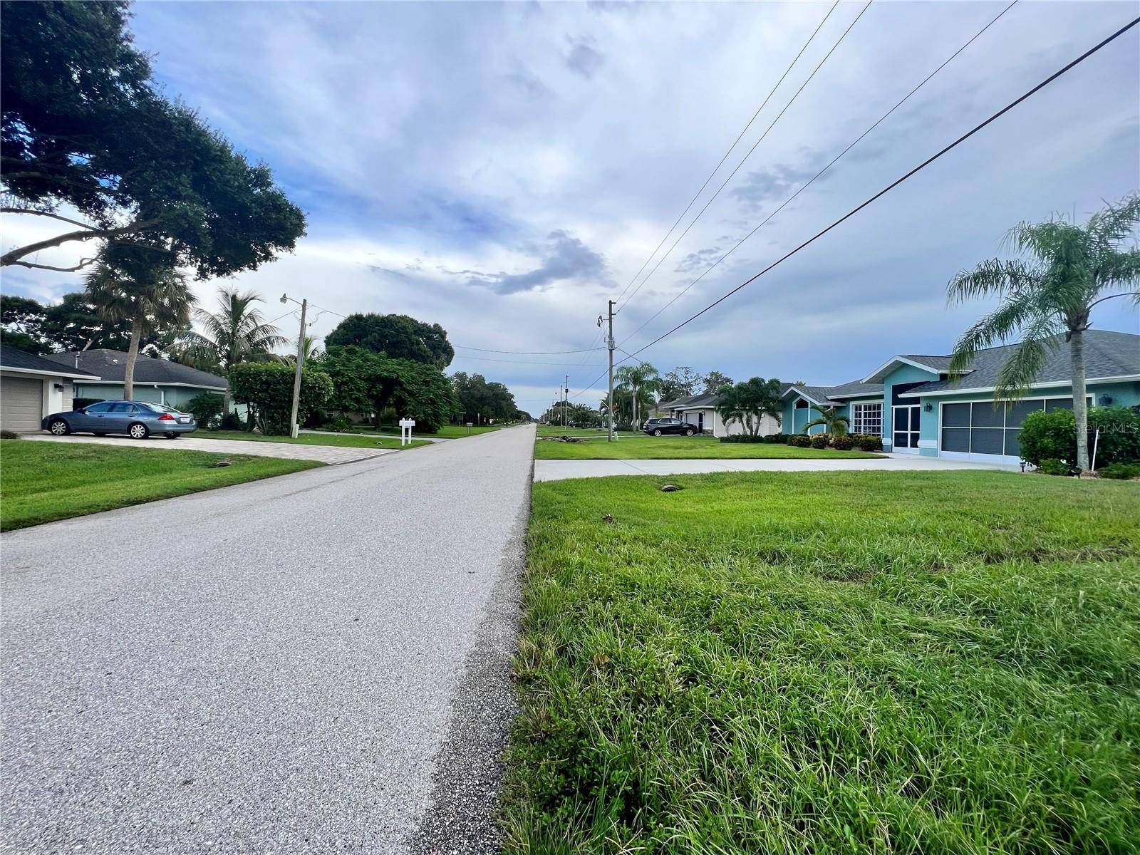 Rotonda West, FL 33947,11 SPORTSMAN RD