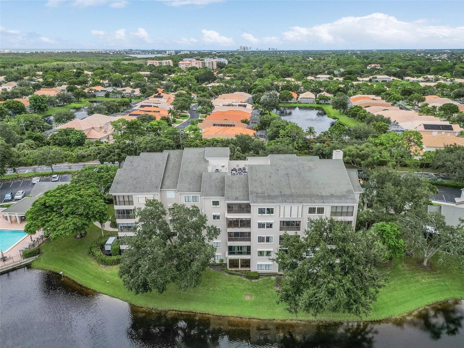 Naples, FL 34110,900 ARBOR LAKE DR #9