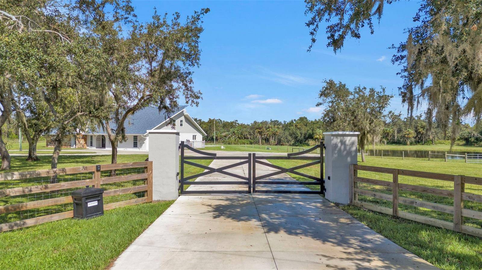 Punta Gorda, FL 33982,15300 WATER OAK CT