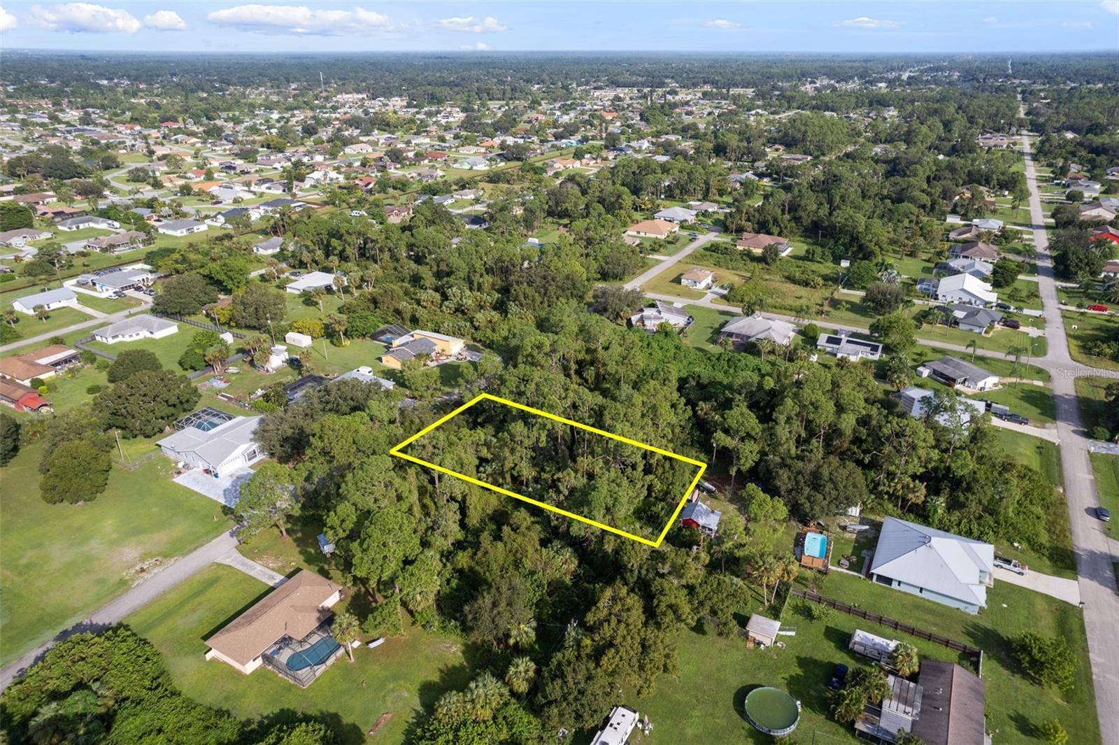 Lehigh Acres, FL 33936,16 ROBERT AVE