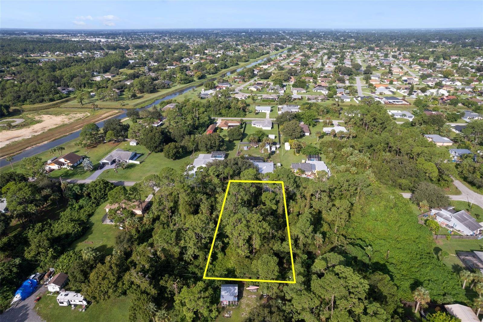 Lehigh Acres, FL 33936,16 ROBERT AVE