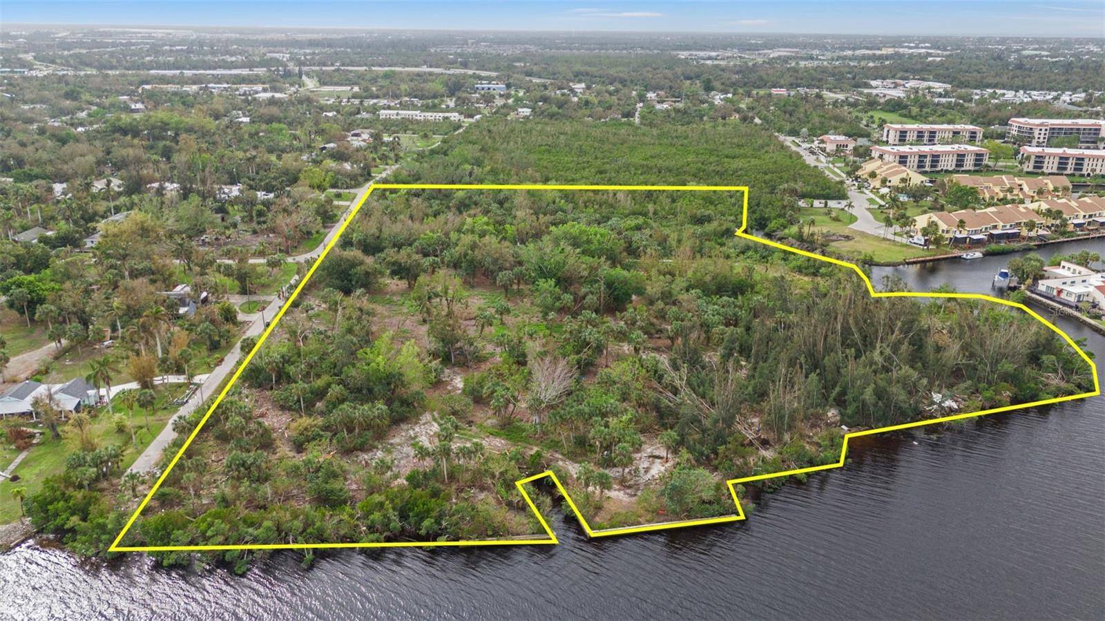 Punta Gorda, FL 33950,25405 SHORE DR
