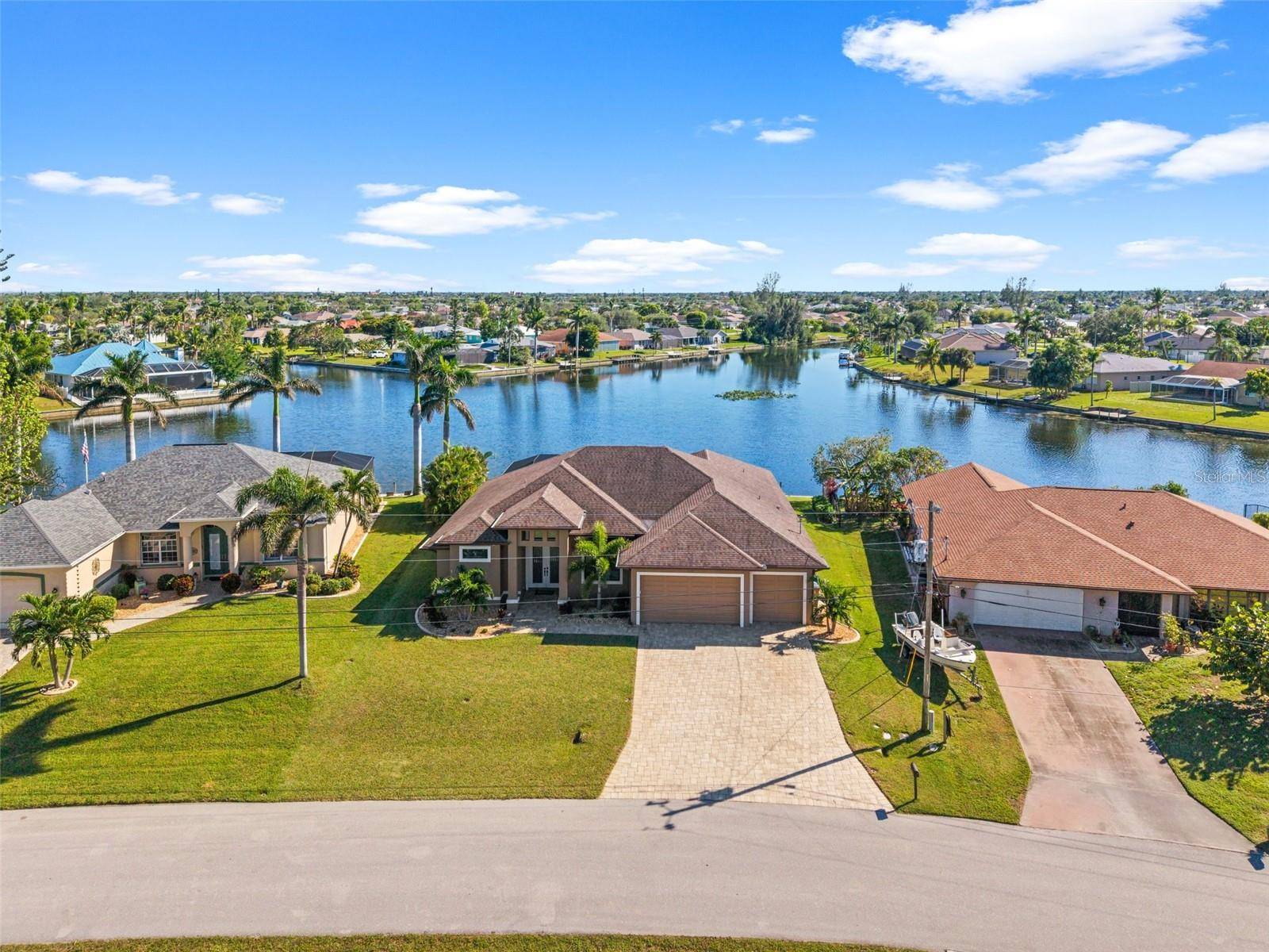 Cape Coral, FL 33990,520 SE 16TH TER