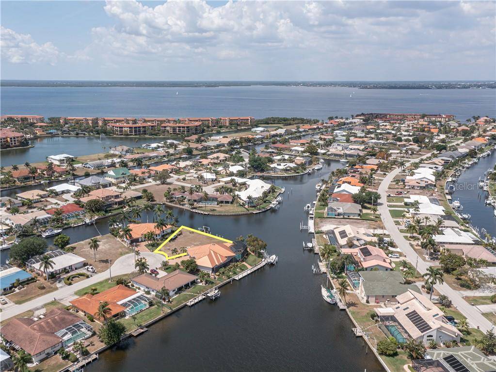 Punta Gorda, FL 33950,100 BAYSHORE CT