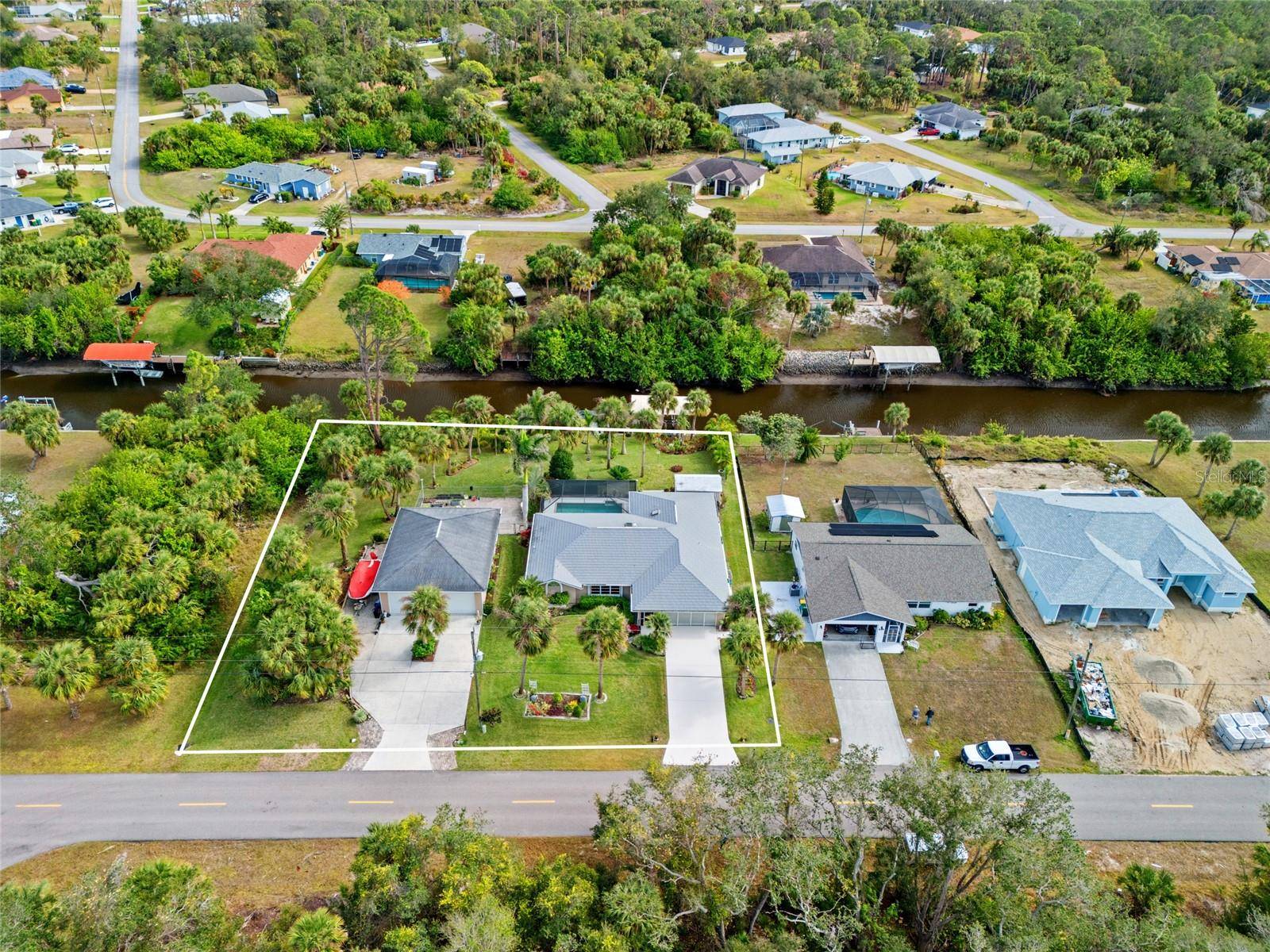 Port Charlotte, FL 33953,472 EPPINGER DR