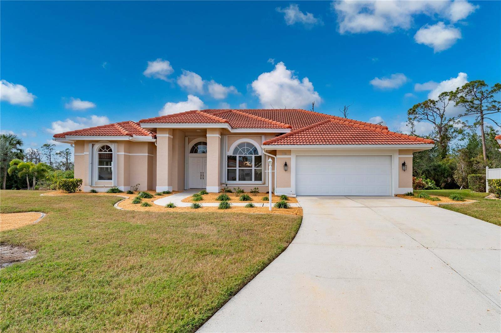 Englewood, FL 34224,8326 CREEKVIEW LN