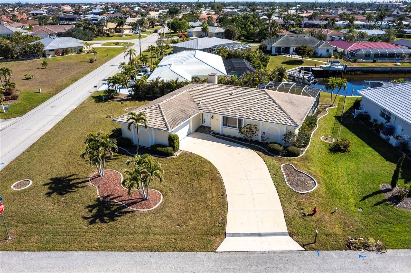 Punta Gorda, FL 33950,900 GENOA CT