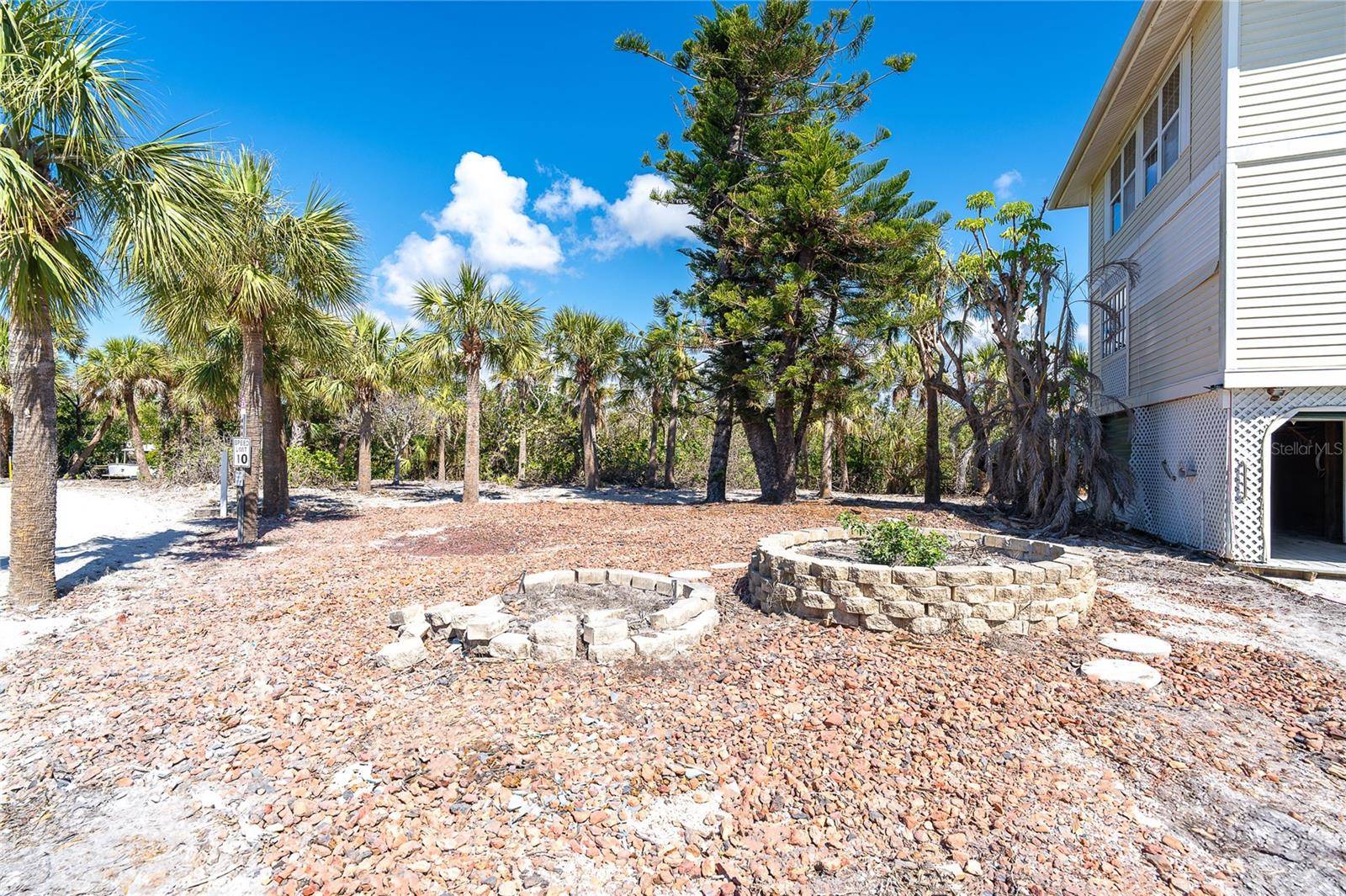 Placida, FL 33946,20 PALM DR