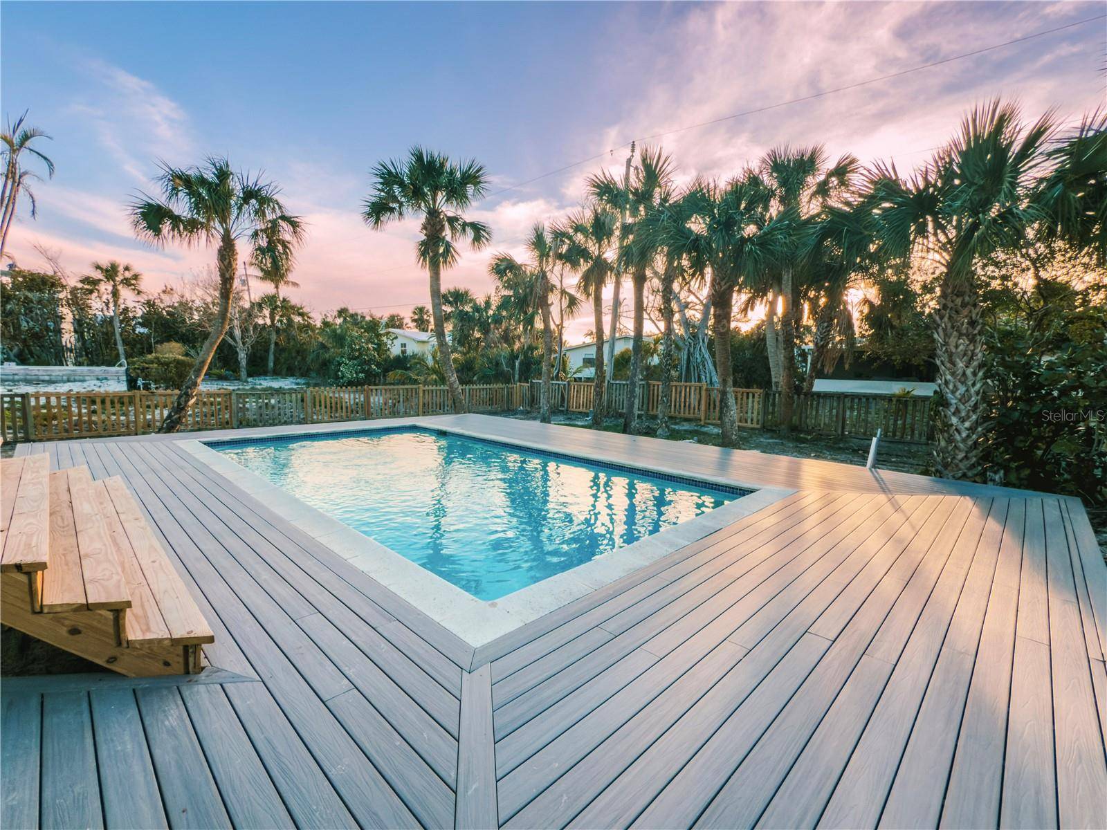 Sanibel, FL 33957,1129 SEAGRAPE LN